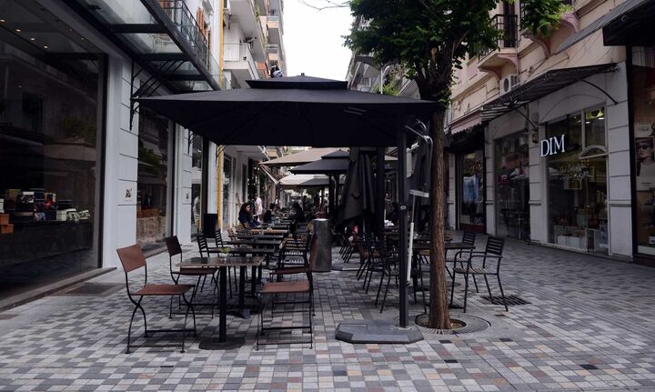 H καφετέρια των 25 τετραγωνικών με τους 150 σερβιτόρους και άλλες ιστορίες απάτης