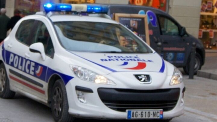Τρόμος στο Παρίσι: Νεκρή γυναίκα αστυνομικός από επίθεση με μαχαίρι