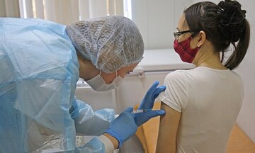  29 Απριλίου ανοίγει η πλατφόρμα για τους 40-44 με το εμβόλιο της AstraZeneca