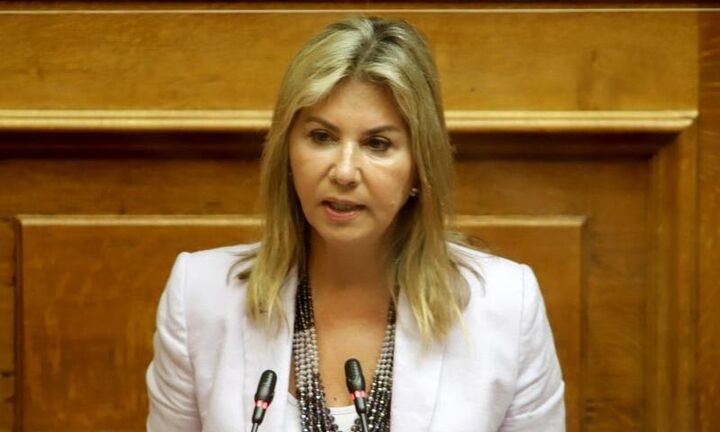 Μακρή: Μείωση μισθού σε εκπαιδευτικούς που αρνούνται να κάνουν το self test