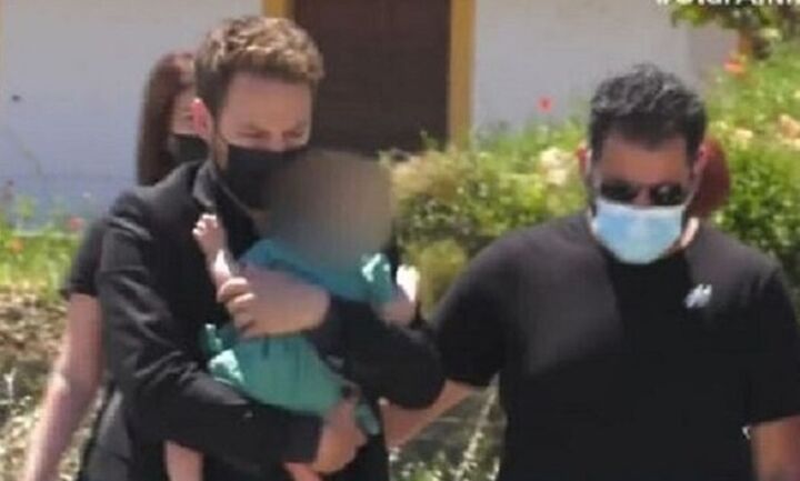 Έγκλημα στα Γλυκά Νερά: Με το μωρό στα χέρια έφτασε στην Αλόνησσο ο 32χρονος πιλότος