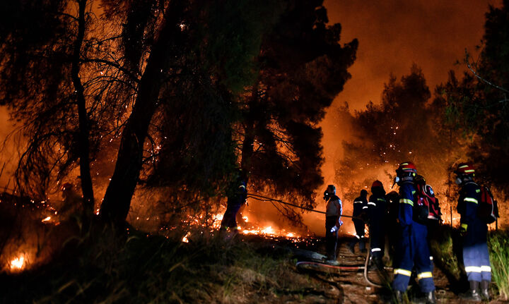 Πυρκαγιά στο Σχίνο Κορινθίας- Ζημιές σε σπίτια - Εκκενώθηκαν οικισμοί  