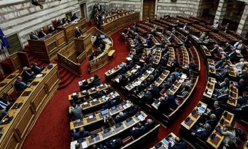 Βουλή: Ψηφίσθηκε το νομοσχέδιο για την συνεπιμέλεια - 156 «υπέρ» 20 «κατά» για τα άρθρα 7 και 13