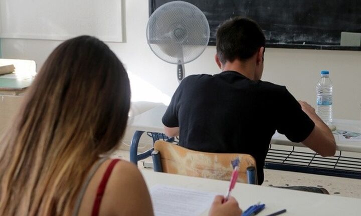 Πανελλαδικές: Ανοικτές τηλεφωνικές γραμμές από σήμερα, για πληροφορίες και ψυχολογική υποστήριξη