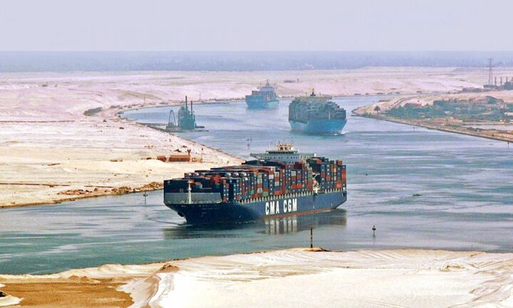  Αίγυπτος: Προσάραξε πλοίο στη Διώρυγα του Σουέζ - Κανονικά η διέλευση
