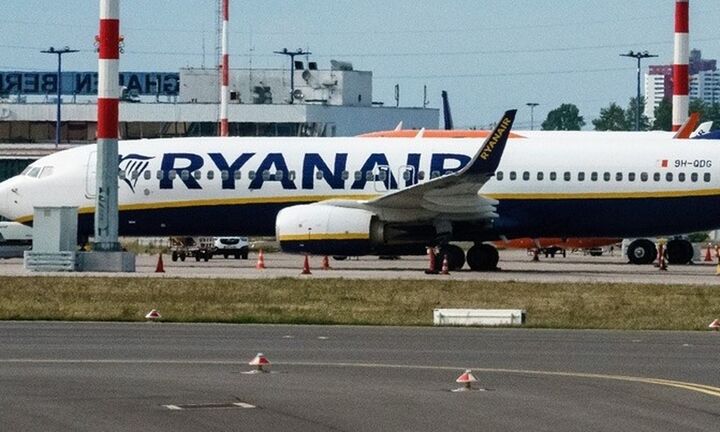 Αναγκαστική προσγείωση αεροσκάφος της Ryanair στο Βερολίνο έπειτα από προειδοποίηση για βόμβα