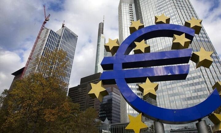 ΕΚΤ: Μειώθηκαν οι χορηγήσεις επιχειρηματικών δανείων της Ευρωζώνης και οι τραπεζικές καταθέσεις τον 