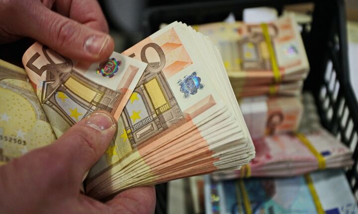 Κρατική ενίσχυση 210 € / μήνα για πέντε χρόνια σε όσους έχουν χρέη – Δείτε αν την δικαιούστε