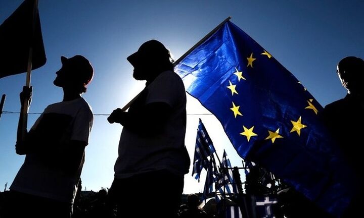 Ευρωβαρόμετρο: 8 στους 10 Έλληνες θέλουν σημαντικότερο ρόλο για το Ευρωκοινοβούλιο