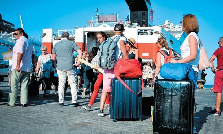 Πελώνη: Τέσσερις νέες ρυθμίσεις για τον τουρισμό από σήμερα Δευτέρα