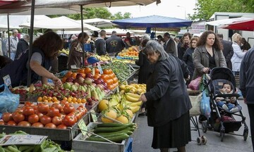 Λαϊκές αγορές: Καταργείται η απόσταση των 5 μέτρων μεταξύ πάγκων - Υποχρεωτικό το self test