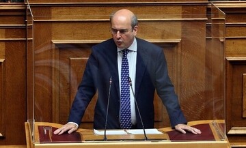 Βουλή: Άγρια κόντρα για το εργασιακό ν/σ - Κ. Χατζηδάκης: Δέχομαι επιθέσεις δολοφονίας χαρακτήρα 