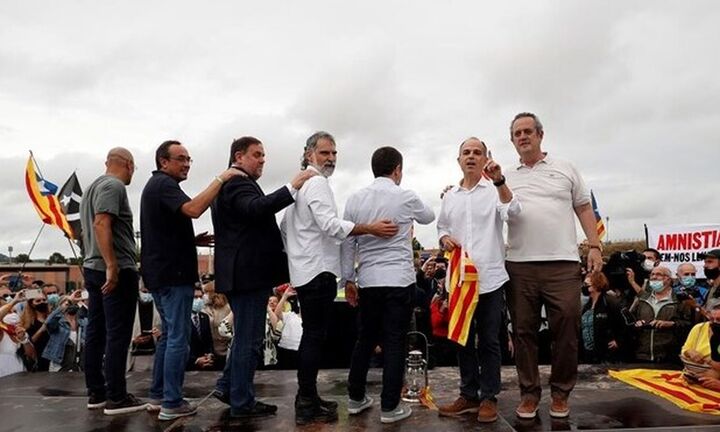 Ισπανία: Πήραν χάρη και αποφυλακίστηκαν οι εννέα Καταλανοί αυτονομιστές