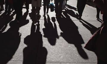 ΕΛΣΤΑΤ: Αύξηση της ανεργίας τον Απρίλιο - Σημαντικότερη επιβάρυνση σε νέους και γυναίκες
