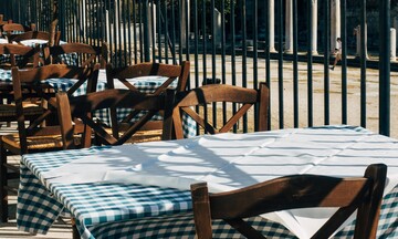 Εστίαση - διασκέδαση επί... καρέκλας