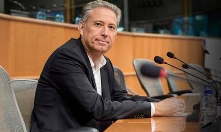 Χρυσόγονος για νέα μέτρα: Στα όρια της συνταγματικότητας η αναστολή εργασίας