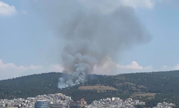  Πυροσβεστική: Σε ύφεση η φωτιά στο Σέιχ Σου