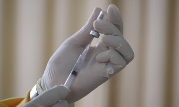 Στο τραπέζι ο υποχρεωτικός εμβολιασμός εκπαιδευτικών - Τι θα γίνει με τα παιδιά