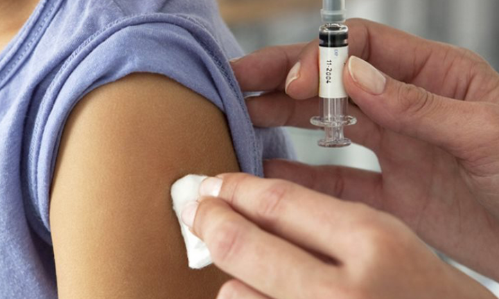  ΙΣΘ: Πρωτοβουλία για εμβολιασμούς χωρίς καθυστερήσεις