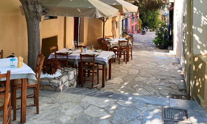 Νέοι κανόνες σε εστίαση, ψυχαγωγία από σήμερα - Καφές και σουβλάκι με... βεβαίωση