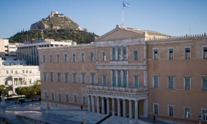  Βουλή: Εγκρίθηκε επί της αρχής το νομοσχέδιο για τη διαχείριση αποβλήτων