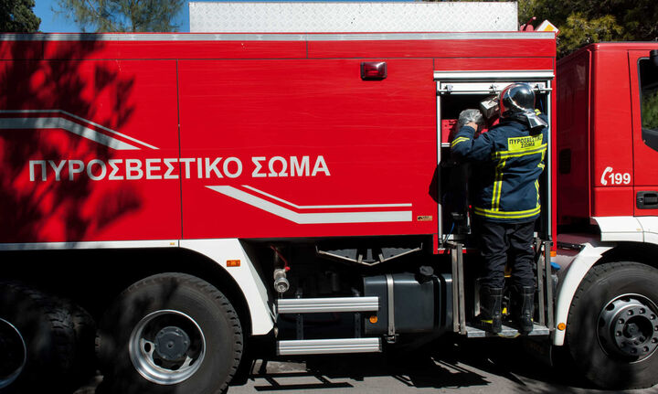 Πυρκαγιά σε διαμέρισμα στο Μαρούσι – Απεγκλώβισε ένα άτομο