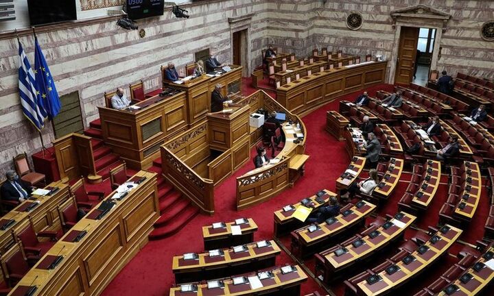 Στην Ολομέλεια την Τρίτη το νομοσχέδιο για τη διαχείριση των αποβλήτων