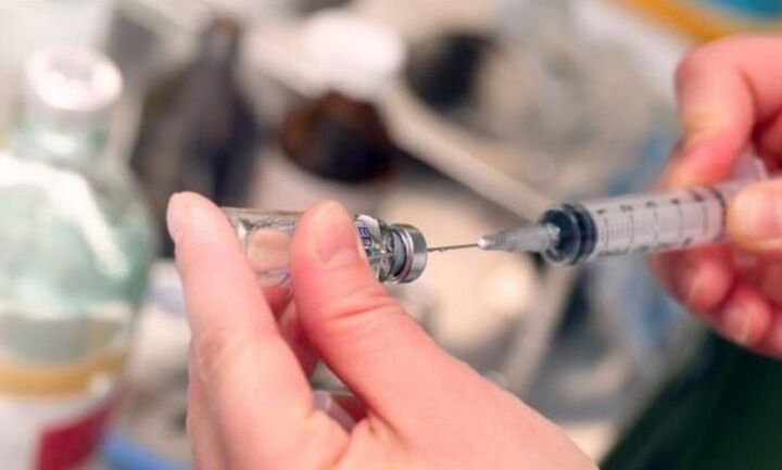 Υποχρεωτικός εμβολιασμός: Εκτός ΕΜΑΚ 54 άτομα που δεν έκαναν το εμβόλιο