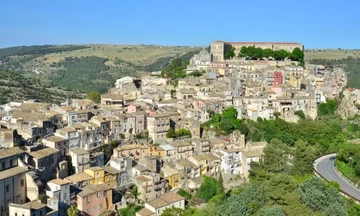  Χωριό της Σικελίας δημοπρατεί σπίτια στην τιμή... των δύο ευρώ