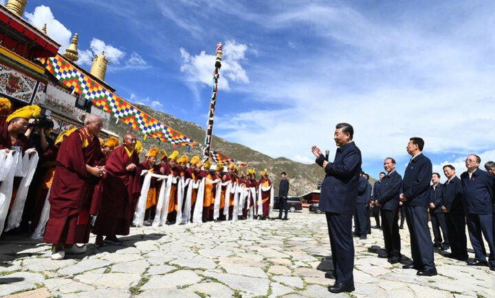 Κίνα: Ο πρόεδρος Σι Τζινπίνγκ επισκέφθηκε για πρώτη φορά το Θιβέτ (vid)