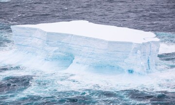  Γροιλανδία:  22 γιγατόνοι πάγου  έλιωσαν σε μια μέρα - Η τρίτη μεγαλύτερη απώλεια σε 70 χρόνια