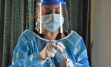 Κορωνοϊός: 2.800 κρούσματα, 192 διασωληνωμένοι, 12 θάνατοι