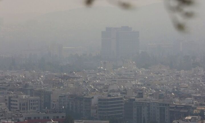 Aτμόσφαιρα στην Αττική: Κυκλοφορία μόνο με μάσκα αυξημένης προστασίας