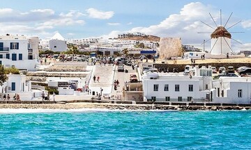 Συνελήφθη ο δήμαρχος Μυκόνου για παρέμβαση σε ξενοδοχείο στο Καλό Λιβάδι