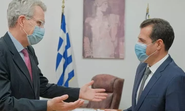Συνάντηση Πλεύρη-Πάιατ: Συζήτηση για επενδύσεις αμερικανικών ιατροφαρμακευτικών ομίλων στην Ελλάδα