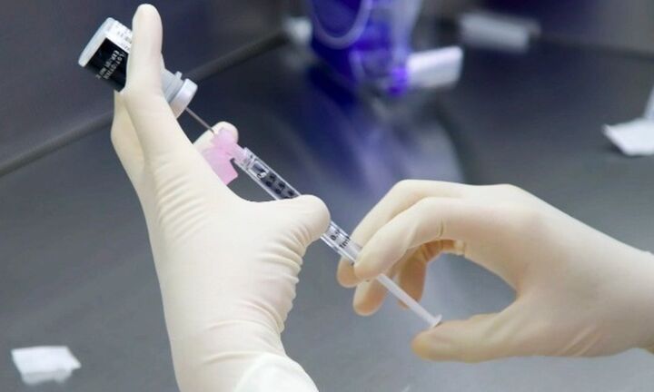 Εικονικοί εμβολιασμοί - Δράμα: Καταγγελίες για εκπαιδευτικούς και δημοτικούς υπαλλήλους