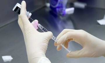 Εικονικοί εμβολιασμοί - Δράμα: Καταγγελίες για εκπαιδευτικούς και δημοτικούς υπαλλήλους