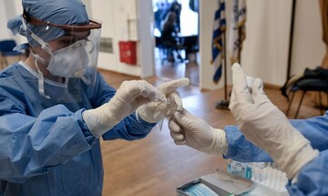 Κορωνοϊός: 2.255 νέα κρούσματα, 352 διασωληνωμένοι και 39 νεκροί