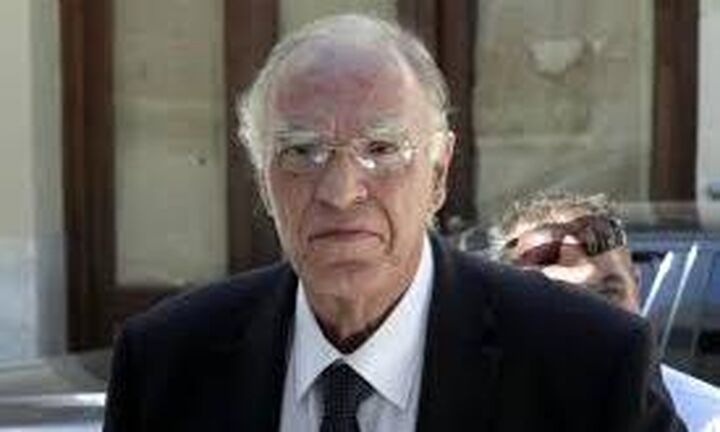 Διασωληνώθηκε ξανά ο Βασίλης Λεβέντης