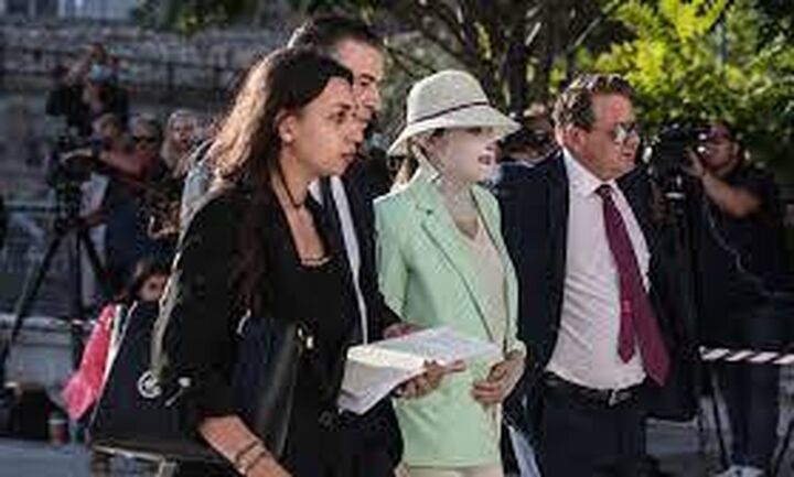 Επίθεση με βιτριόλι - Λύτρας: Επικίνδυνη η κατηγορούμενη - Συγκλονιστήκαμε με την απάθειά της