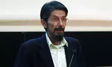 Χουλιάρας: Ντρέπομαι για την επιστήμη μου εδώ που φτάσαμε 