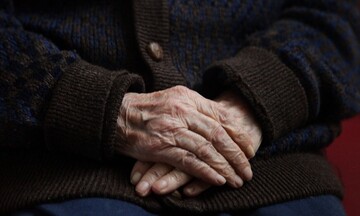 Αφαίρεσαν χρήματα και κοσμήματα από ηλικιωμένη προσποιούμενοι τους τεχνικούς της ΔΕΗ