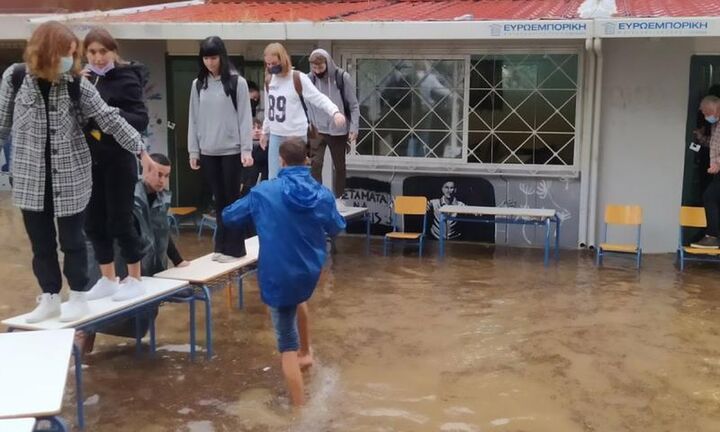 Κλειστά τα σχολεία σήμερα και αύριο στην Αττική λόγω της κακοκαιρίας