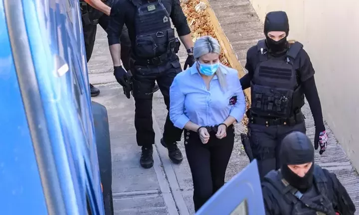 Eπίθεση με βιτριόλι: Ενοχή της Έφης για απόπειρα ανθρωποκτονίας από πρόθεση ζήτησε ο εισαγγελέας