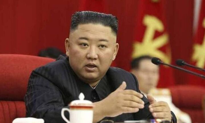 Βόρεια Κορέα: Ο Κιμ Γιονγκ Ουν εκτυπώνει κουπόνια και προωθεί την κατανάλωση κρέατος μαύρων κύκνων