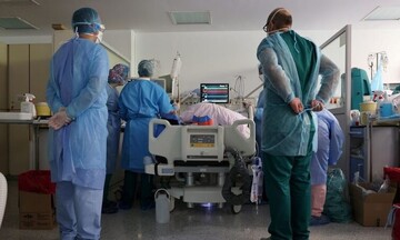 Κορωνοϊός - Ανησυχία από τα τελευταία στοιχεία: 3643 νέα κρούσματα, 392 διασωληνωμένοι και 55 νεκροί