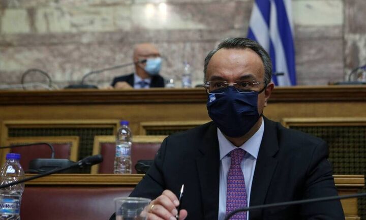 Φορολογική επιστροφή Ελλήνων: Πόσοι κάτοικοι και επενδυτές που είχαν φύγει στην κρίση επιστρέφουν