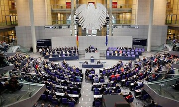 Γερμανία - Κορωνοϊός: Νέα μέτρα σοκ ψήφισε η Bundestag - Οριστικό «μπλόκο» στους ανεμβολίαστους