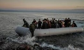 Υπ. Μετανάστευσης: Οι αιτούντες άσυλο δεν θα μεταφέρονται για παραμονή σε δομές σε νησιά και Έβρο