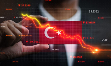 Παρά την κατάρρευση της τουρκικής λίρας θα συνεχιστεί η μείωση των επιτοκίων